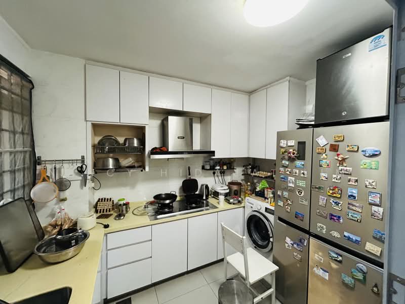 305 Tampines Street 32, 305 Tampines Street 32, 4 Bedrooms, 1,345 sqft, HDB Flat For Sale, by Nancy Hidajat Lim, 500172916 - Kitchen - PropertyGuru.com.sg