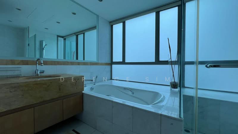 The Light @ Cairnhill, 19 Cairnhill Circle, 3 Bedrooms, 1,518 sqft, Condominium For Rent, by Derence Sim, 500172928 - Bathroom - PropertyGuru.com.sg