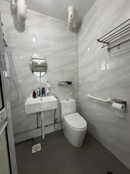 151 Petir Road, 151 Petir Road, 4 Bedrooms, 1,561 sqft, HDB Flat For Sale, by Chan Boon Lek, 500172933 - Bathroom - PropertyGuru.com.sg