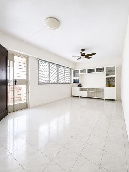 721 Yishun Street 71, 721 Yishun Street 71, 3 Bedrooms, 904 sqft, HDB Flat For Sale, by Yvonne Koh, 500172937 - Living Room - PropertyGuru.com.sg