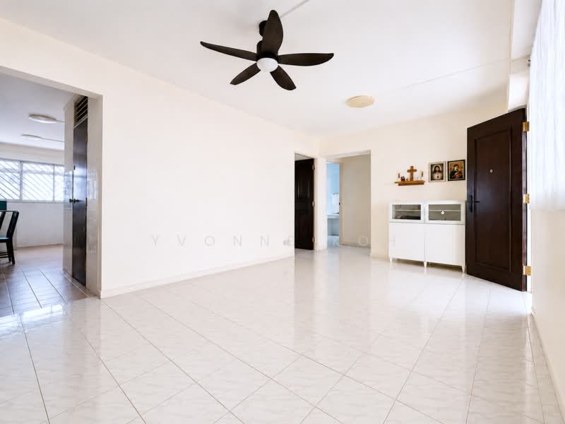 721 Yishun Street 71, 721 Yishun Street 71, 3 Bedrooms, 904 sqft, HDB Flat For Sale, by Yvonne Koh, 500172937 - Living Room - PropertyGuru.com.sg