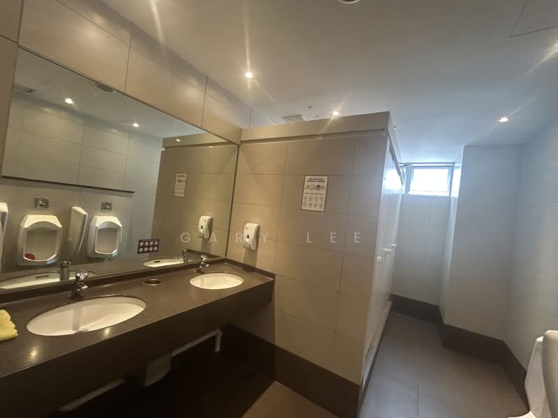 Tan Chong Tower, 15 Queen Street, 741 sqft, Office For Rent, by Gary Lee, 500172967 - Bathroom - CommercialGuru.com.sg