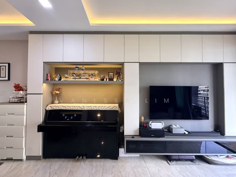 Kingsford Waterbay, 76 Upper Serangoon View, 4 Bedrooms, 1,033 sqft, Condominium For Sale, by Vanessa Lim, 500172970 - Living Room - PropertyGuru.com.sg