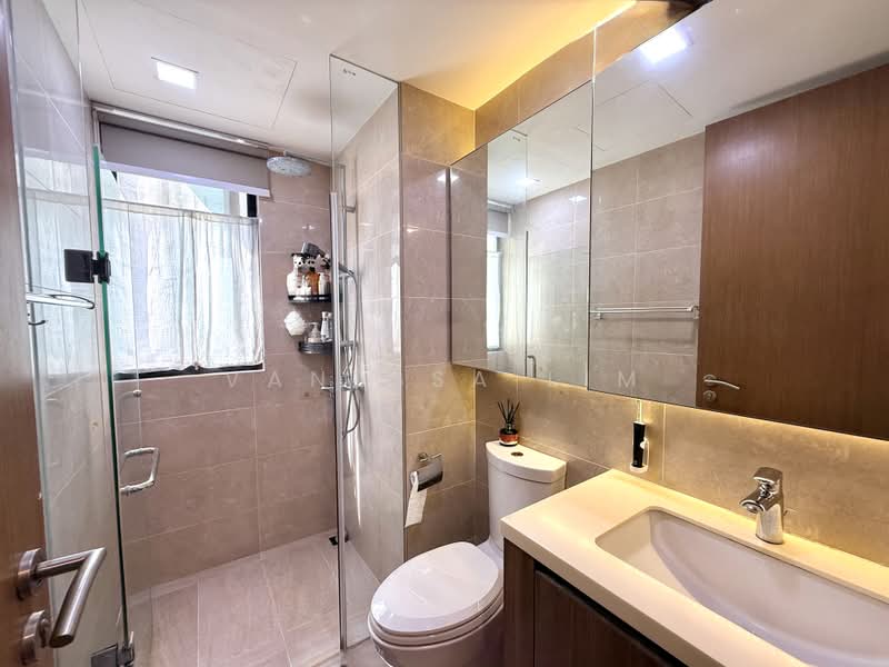 Kingsford Waterbay, 76 Upper Serangoon View, 4 Bedrooms, 1,033 sqft, Condominium For Sale, by Vanessa Lim, 500172970 - Bathroom - PropertyGuru.com.sg