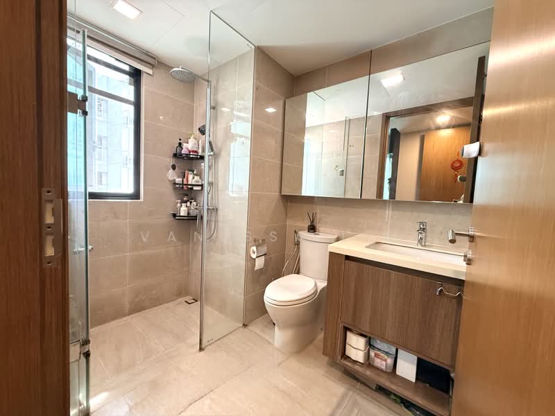 Kingsford Waterbay, 76 Upper Serangoon View, 4 Bedrooms, 1,033 sqft, Condominium For Sale, by Vanessa Lim, 500172970 - Bathroom - PropertyGuru.com.sg
