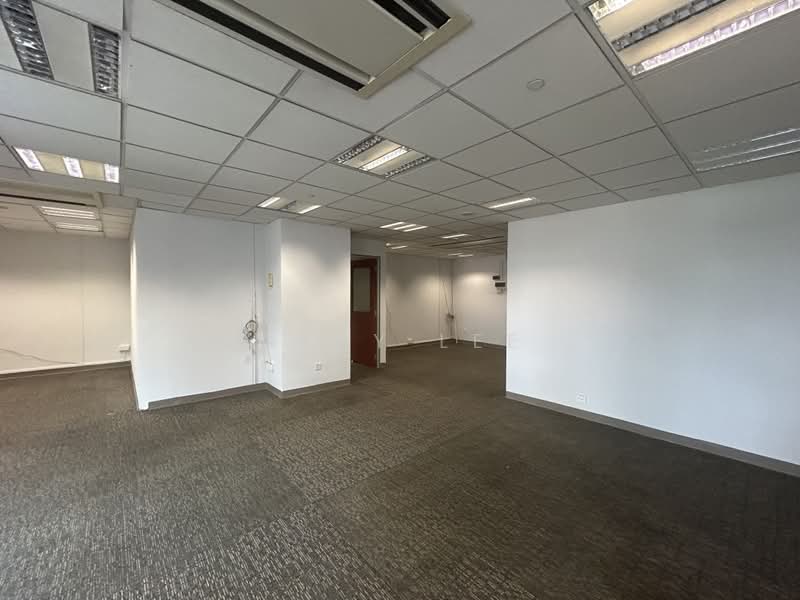 Tan Chong Tower, 15 Queen Street, 1,055 sqft, Office For Rent, by Gary Lee, 500172972 - Interior - CommercialGuru.com.sg