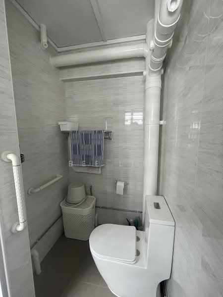 251 Bishan Street 22, 251 Bishan Street 22, Room Rental, 150 sqft, HDB Flat For Rent, by Bee Lim, 500172973 - Bathroom - PropertyGuru.com.sg