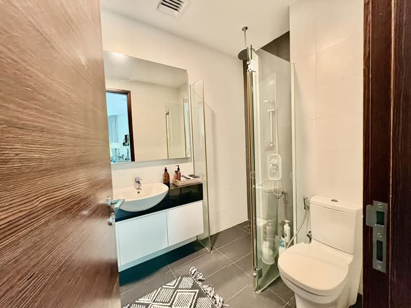 Serangoon Garden Estate, 3 Conway Grove, 6 Bedrooms, 5,500 sqft, Semi-Detached House For Rent, by Shandy Tong, 500172984 - Bathroom - PropertyGuru.com.sg