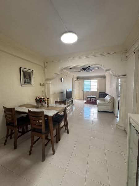 32 Chai Chee Avenue, 32 Chai Chee Avenue, 2 Bedrooms, 786 sqft, HDB Flat For Rent, by Erlinda Efendi, 500172985 - Living Room - PropertyGuru.com.sg