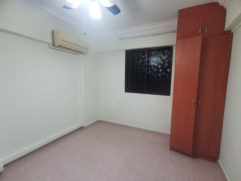 424 Ang Mo Kio Avenue 3, 424 Ang Mo Kio Avenue 3, 2 Bedrooms, 785 sqft, HDB Flat For Rent, by Aden Lim, 500172987 - Bedroom - PropertyGuru.com.sg