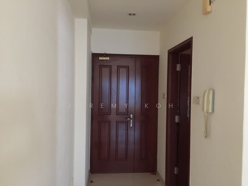 East View, 10 Brooke Road, 2 Bedrooms, 850 sqft, Apartment For Rent, by Jeremy Koh, 500172990 - Entrance - PropertyGuru.com.sg
