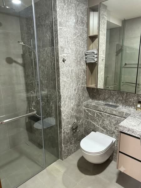 Stirling Residences, 21 Stirling Road, 2 Bedrooms, 684 sqft, Condominium For Rent, by Aden Pang, 500172995 - Bathroom - PropertyGuru.com.sg