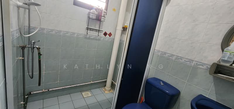21 Jalan Membina, 21 Jalan Membina, Room Rental, 150 sqft, HDB Flat For Rent, by Kathlyn Ng, 500172997 - Bathroom - PropertyGuru.com.sg