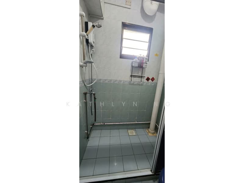 21 Jalan Membina, 21 Jalan Membina, Room Rental, 150 sqft, HDB Flat For Rent, by Kathlyn Ng, 500172997 - Bathroom - PropertyGuru.com.sg