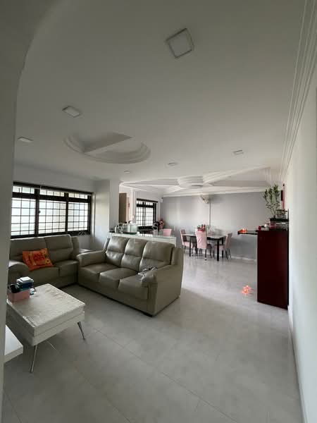 719 Tampines Street 72, 719 Tampines Street 72, 3 Bedrooms, 1,076 sqft, HDB Flat For Sale, by Christina Lee, 500173007 - Living Room - PropertyGuru.com.sg