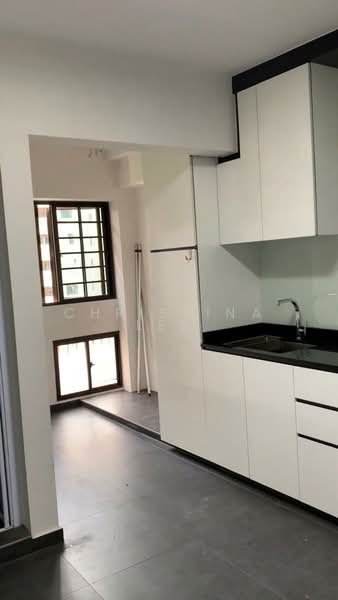 719 Tampines Street 72, 719 Tampines Street 72, 3 Bedrooms, 1,076 sqft, HDB Flat For Sale, by Christina Lee, 500173007 - Kitchen - PropertyGuru.com.sg