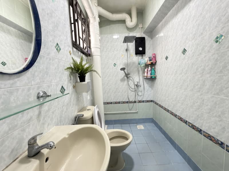 653B Jurong West Street 61, 653B Jurong West Street 61, 3 Bedrooms, 1,184 sqft, HDB Flat For Sale, by Sam Lim, 500173008 - Bathroom - PropertyGuru.com.sg