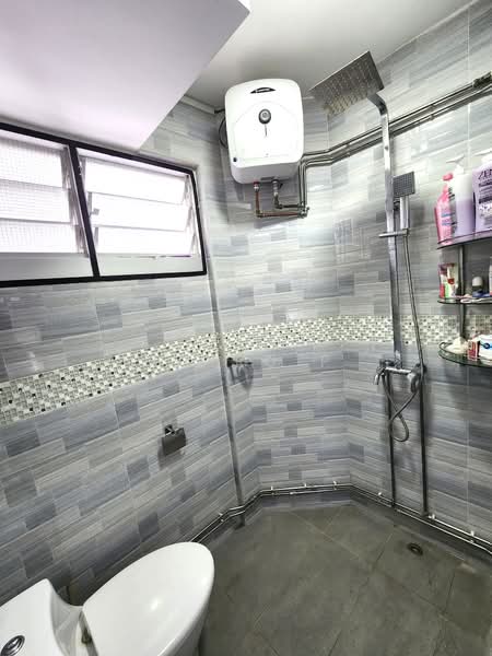 241 Jurong East Street 24, 241 Jurong East Street 24, 2 Bedrooms, 732 sqft, HDB Flat For Sale, by Thiru P, 500173026 - Bathroom - PropertyGuru.com.sg
