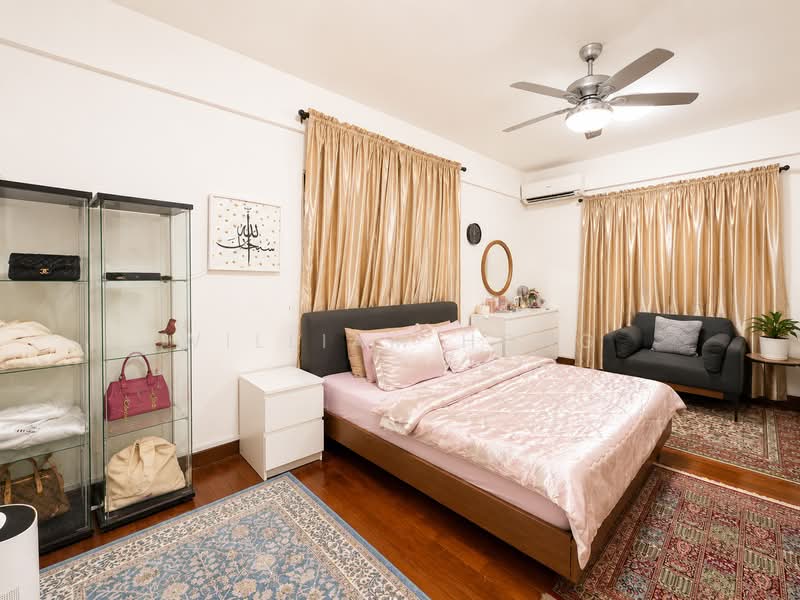 District 17 Detached with Wide Frontage & Sub-Divide Potential, Toh Heights Detached Wide Frontage With Subdivide Potential, 5 Bedrooms, 4,500 sqft, Detached House For Sale, by William Hong, 500173028 - Bedroom - PropertyGuru.com.sg