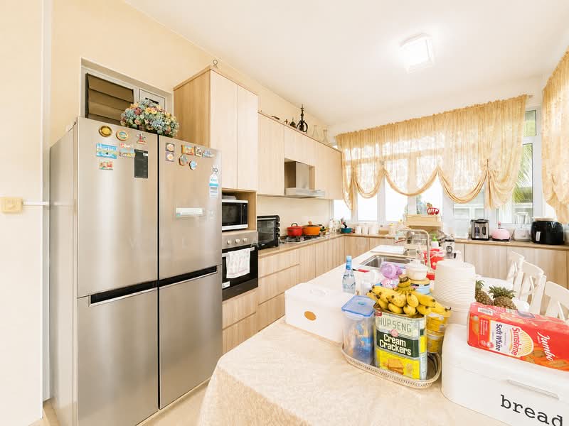 District 17 Detached with Wide Frontage & Sub-Divide Potential, Toh Heights Detached Wide Frontage With Subdivide Potential, 5 Bedrooms, 4,500 sqft, Detached House For Sale, by William Hong, 500173028 - Kitchen - PropertyGuru.com.sg