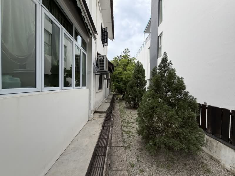 District 17 Detached with Wide Frontage & Sub-Divide Potential, Toh Heights Detached Wide Frontage With Subdivide Potential, 5 Bedrooms, 4,500 sqft, Detached House For Sale, by William Hong, 500173028 - Exterior - PropertyGuru.com.sg