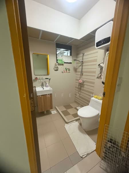 334C Anchorvale Crescent, 334C Anchorvale Crescent, 2 Bedrooms, 721 sqft, HDB Flat For Rent, by Jennifer Ho, 500173032 - Bathroom - PropertyGuru.com.sg