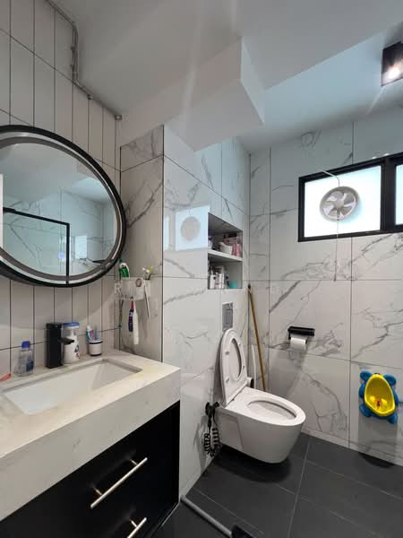 129 Marsiling Rise, 129 Marsiling Rise, 4 Bedrooms, 1,323 sqft, HDB Flat For Sale, by Raymond Tung, 500173039 - Bathroom - PropertyGuru.com.sg