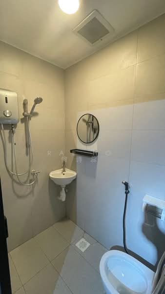 377 GUILLEMARD ROAD, 377 GUILLEMARD ROAD, Room Rental, 280 sqft, Walk-up Apartment For Rent, by Rae Ho 何诗蕊, 500173050 - PropertyGuru.com.sg