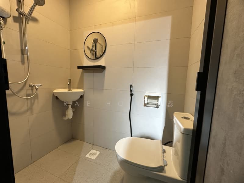 377 GUILLEMARD ROAD, 377 GUILLEMARD ROAD, Eunos / Geylang / Paya Lebar, Room Rental, 280 sqft, Walk-up Apartment For Rent, by Rae Ho 何诗蕊, 500173050 - Bathroom - PropertyGuru.com.sg