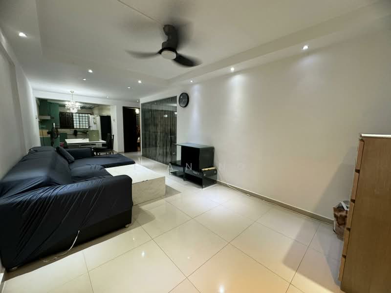 201 Yishun Street 21, 201 Yishun Street 21, 3 Bedrooms, 1,033 sqft, HDB Flat For Rent, by Ivan Ng, 500173056 - Living Room - PropertyGuru.com.sg