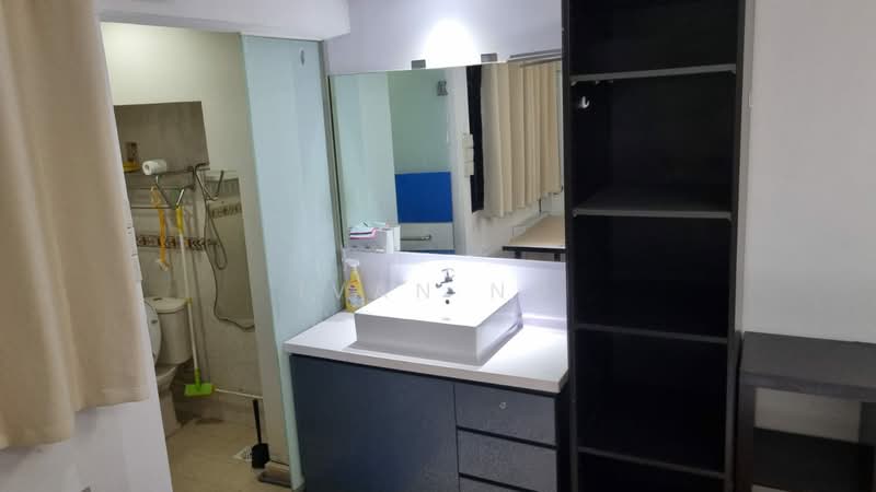 201 Yishun Street 21, 201 Yishun Street 21, 3 Bedrooms, 1,033 sqft, HDB Flat For Rent, by Ivan Ng, 500173056 - Bathroom - PropertyGuru.com.sg