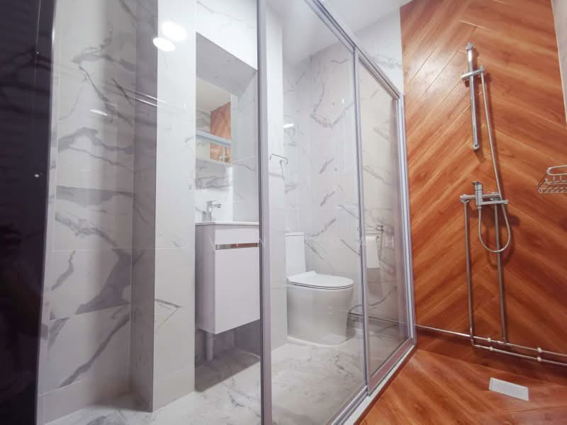 146 Tampines Avenue 5, 146 Tampines Avenue 5, 4 Bedrooms, 1,593 sqft, HDB Flat For Sale, by Kavin Kuah, 500173062 - Bathroom - PropertyGuru.com.sg