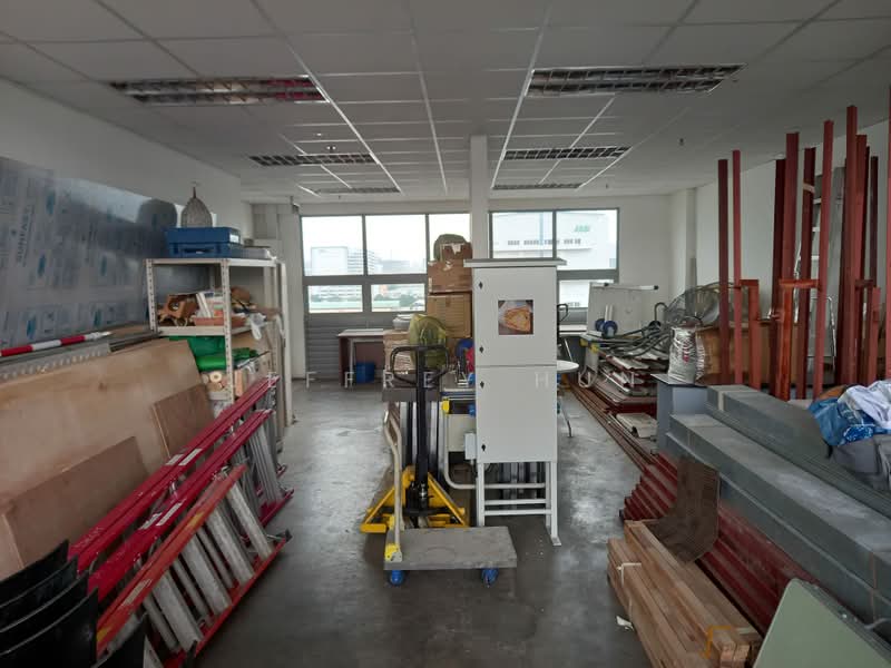 Pioneer Centre, 1 Soon Lee Street, 1,485 sqft, Factory / Workshop (B2) For Sale, by Jeffrey Hun, 500173085 - Interior - CommercialGuru.com.sg