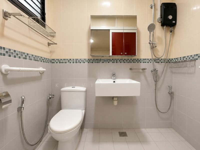 175 Bishan Street 13, 175 Bishan Street 13, 3 Bedrooms, 947 sqft, HDB Flat For Sale, by Kelvin Soh, 500173090 - Bathroom - PropertyGuru.com.sg