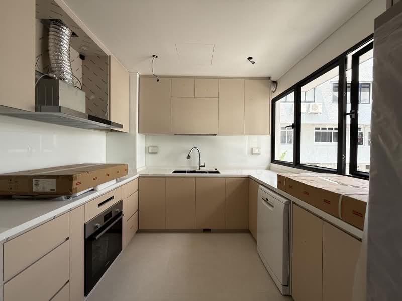 ⭐️⭐️LANDED7772 @ BRAND NEW TERRACE AT SIGLAP, , 5 Bedrooms, 4,972 sqft, Terraced House For Sale, by Agnes Ng, 500173091 - Kitchen - PropertyGuru.com.sg