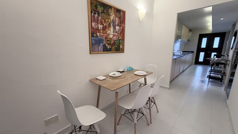 West Coast Gardens, 31 West Coast Place, Room Rental, 95 sqft, Terraced House For Rent, by Leen Yap, 500173111 - Kitchen - PropertyGuru.com.sg