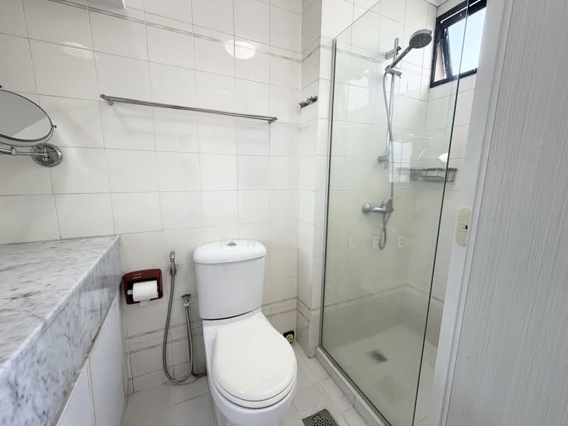 Allsworth Park, 369 Holland Road, 3 Bedrooms, 1,959 sqft, Condominium For Rent, by Eleanor Lee, 500173138 - Bathroom - PropertyGuru.com.sg