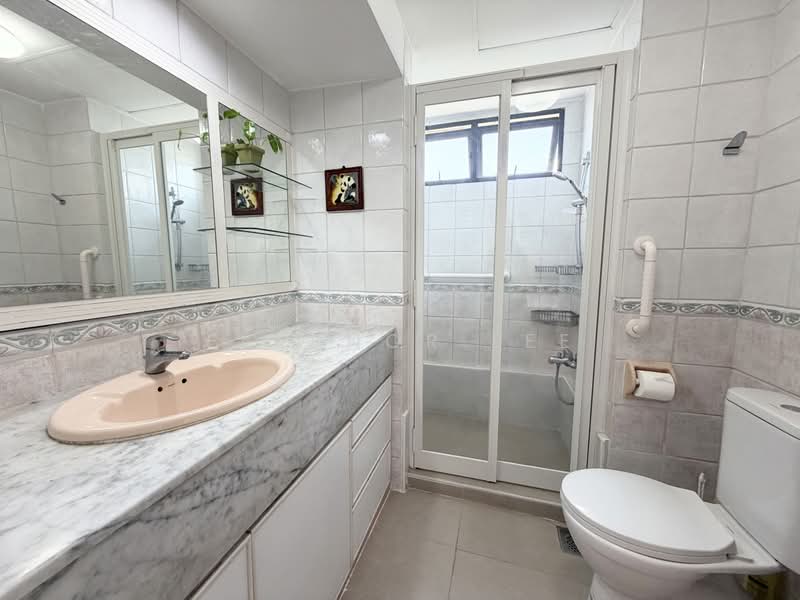 Allsworth Park, 369 Holland Road, 3 Bedrooms, 1,959 sqft, Condominium For Rent, by Eleanor Lee, 500173138 - Bathroom - PropertyGuru.com.sg