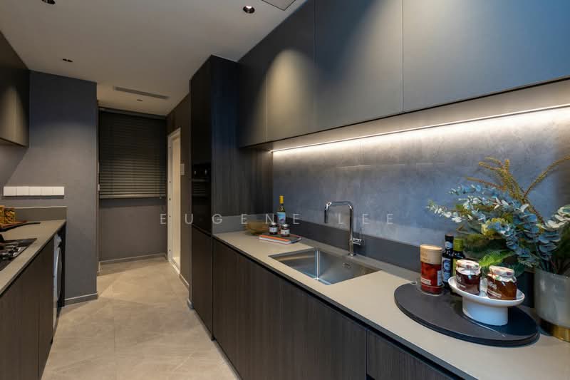 Blossoms By The Park, 9 Slim Barracks Rise, 2 Bedrooms, 721 sqft, Condominium For Sale, by Eugene Lee, 500173143 - Kitchen - PropertyGuru.com.sg