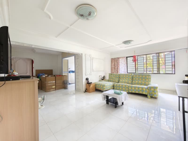 315 Sembawang Vista, 315 Sembawang Vista, 4 Bedrooms, 121 sqft, HDB Flat For Sale, by Kat Wang 王薇毓, 500173144 - Living Room - PropertyGuru.com.sg