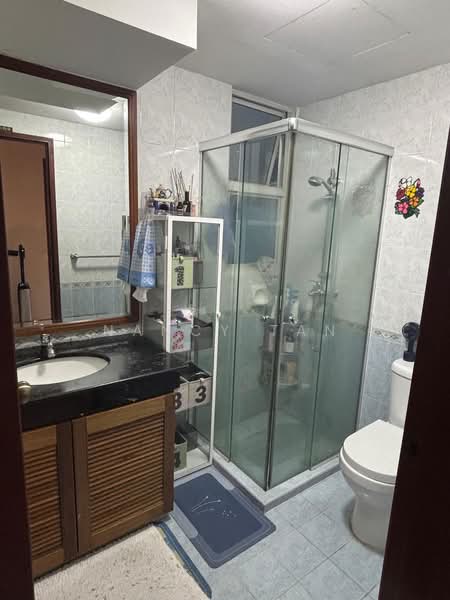 Northoaks, 26 Woodlands Cresent, Room Rental, 180 sqft, Condominium For Rent, by Nancy Tan, 500173145 - Bathroom - PropertyGuru.com.sg