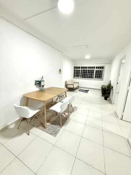 669 Woodlands Ring Road, 669 Woodlands Ring Road, 3 Bedrooms, 926 sqft, HDB Flat For Sale, by Eason Sim 沈绍彬, 500173150 - Dining & Living - PropertyGuru.com.sg