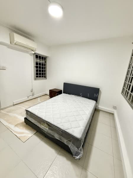 669 Woodlands Ring Road, 669 Woodlands Ring Road, 3 Bedrooms, 926 sqft, HDB Flat For Sale, by Eason Sim 沈绍彬, 500173150 - Master Bedroom - PropertyGuru.com.sg