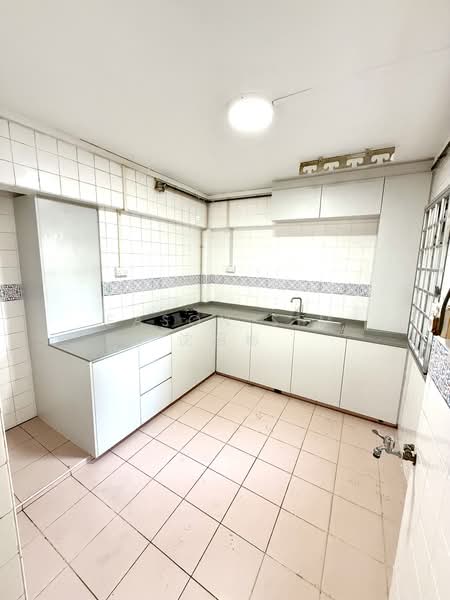 669 Woodlands Ring Road, 669 Woodlands Ring Road, 3 Bedrooms, 926 sqft, HDB Flat For Sale, by Eason Sim 沈绍彬, 500173150 - Kitchen - PropertyGuru.com.sg