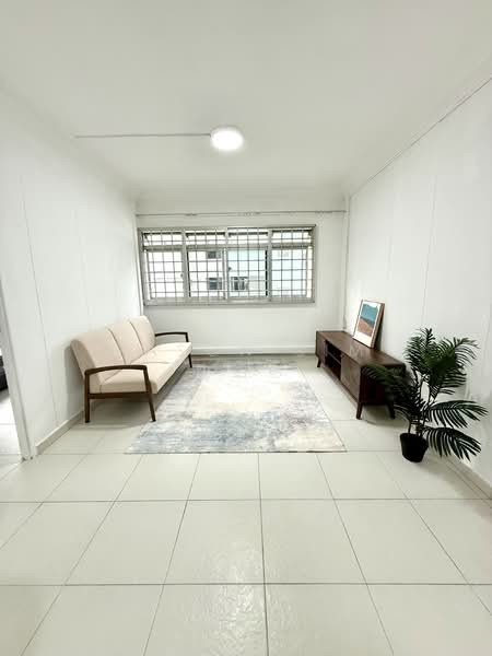 669 Woodlands Ring Road, 669 Woodlands Ring Road, 3 Bedrooms, 926 sqft, HDB Flat For Sale, by Eason Sim 沈绍彬, 500173150 - Living Room - PropertyGuru.com.sg
