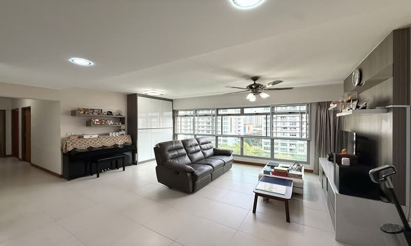 288A Punggol Place, 288A Punggol Place, 3 Bedrooms, 1,205 sqft, HDB Flat For Sale, by Elaine Lee, 500173160 - Living Room - PropertyGuru.com.sg
