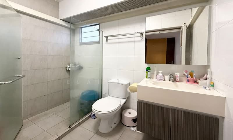 288A Punggol Place, 288A Punggol Place, 3 Bedrooms, 1,205 sqft, HDB Flat For Sale, by Elaine Lee, 500173160 - Bathroom - PropertyGuru.com.sg