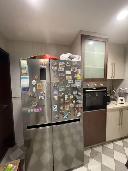 Maple Woods, 985 Bukit Timah Road, 4 Bedrooms, 1,787 sqft, Condominium For Rent, by Anke Moeller, 500173162 - Kitchen - PropertyGuru.com.sg