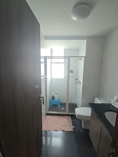 The Eden @ Tampines, 21 Tampines Street 34, 3 Bedrooms, 1,012 sqft, Condominium For Rent, by Max Lim, 500173164 - Bathroom - PropertyGuru.com.sg