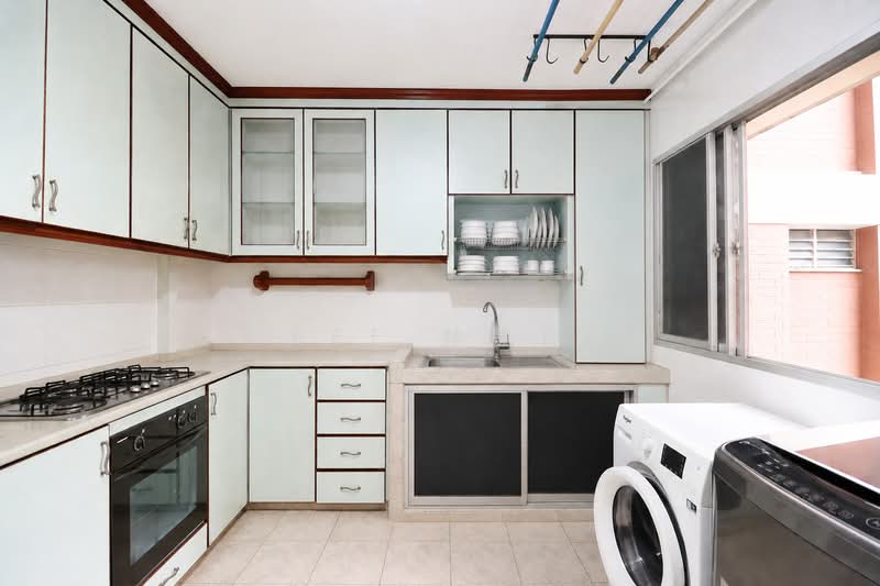 649 Jalan Tenaga, 649 Jalan Tenaga, 4 Bedrooms, 1,313 sqft, HDB Flat For Sale, by Bee 林美玲, 500173169 - Kitchen - PropertyGuru.com.sg